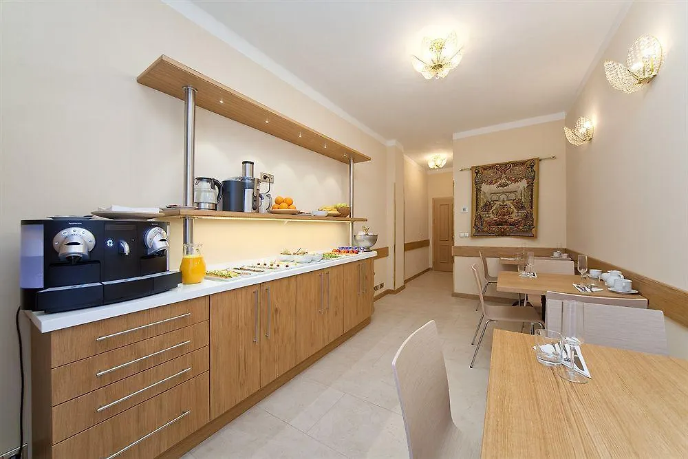 Louren - The Bridge Inn 4*, Prague