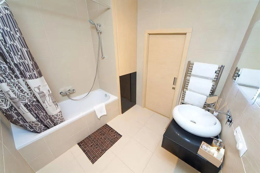Aparthotel Louren - The Bridge Inn
