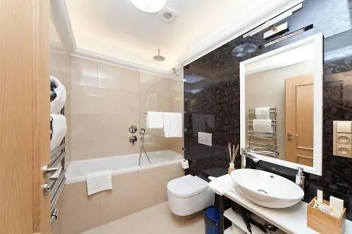 Aparthotel Louren - The Bridge Inn
