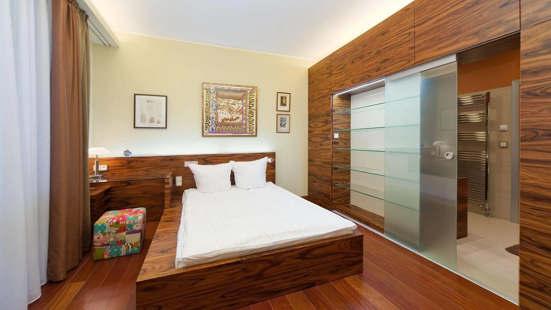 Aparthotel Louren - The Bridge Inn Praha